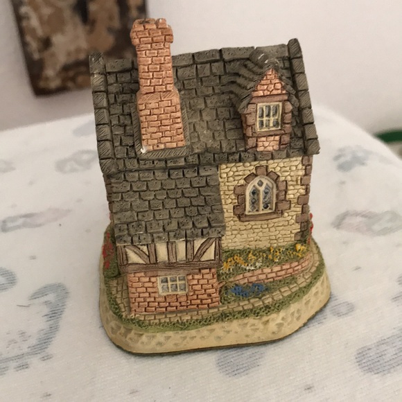 Guy Fawkes by David Winter Cottage - Picture 3 of 14